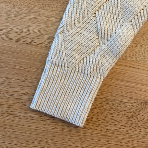 Kendall & Kylie Womens Cream Crew Neck Sweated with a Basketweave Pattern/Size S - Picture 7 of 10